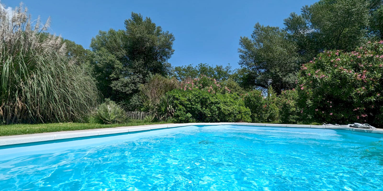 La Belle Rivière - Maison d'hôtes en Provence - Piscine