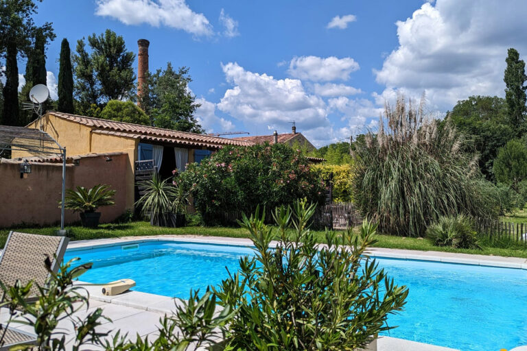 La Belle Rivière - Maison d'hôtes en Provence - Terrasse et Piscine