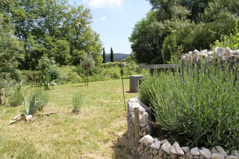 Chambre d'hôte La Belle Rivière à Salernes - Parc