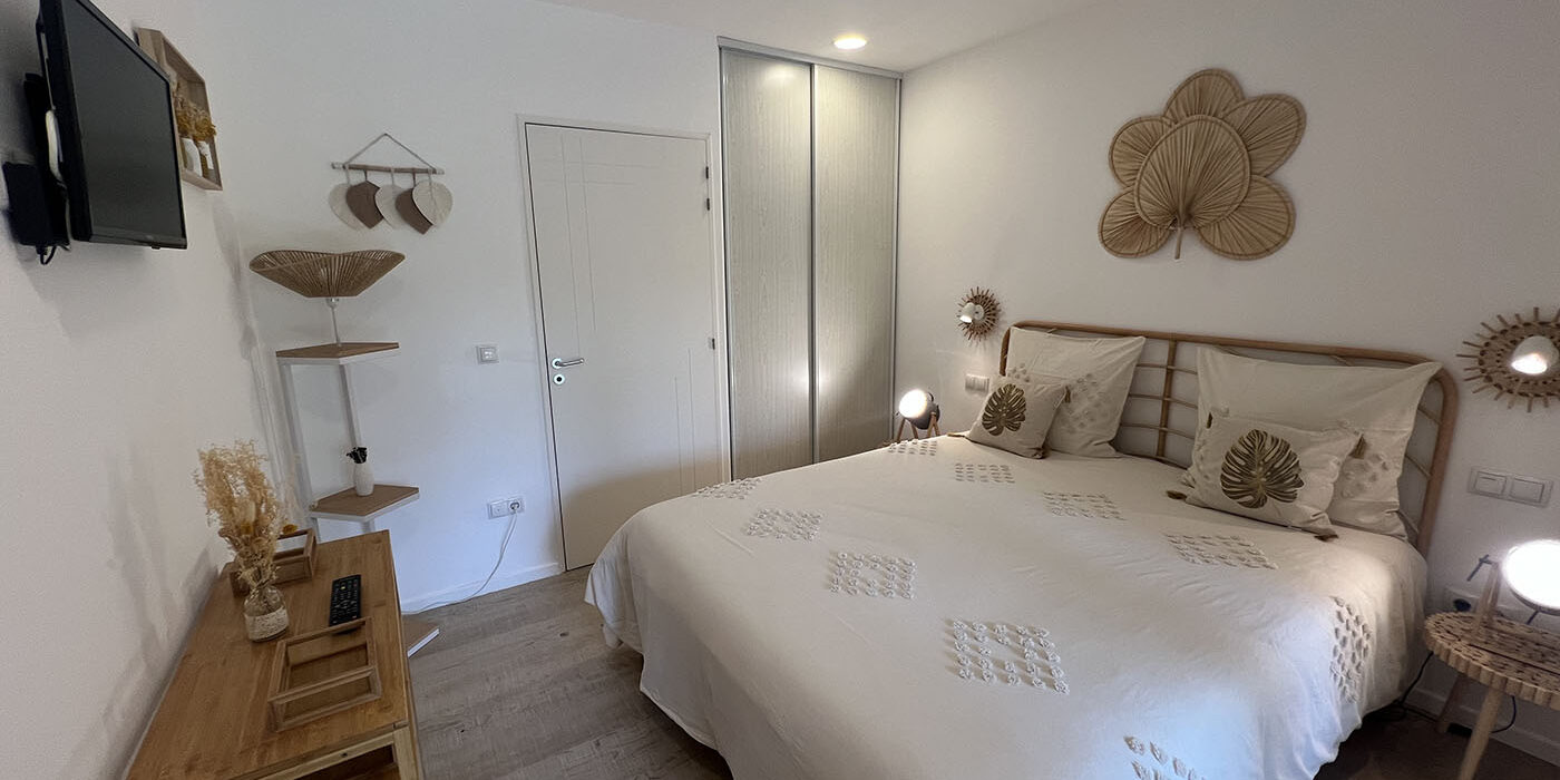 Chambre d’hôte La Belle Rivière à Salernes – Chambre Capucine Chambre d'hôte La Belle Rivière à Salernes - Chambre Capucine