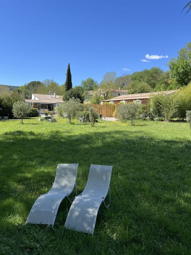 Chambre d’hôte La Belle Rivière à Salernes – Parc et piscine Chambre d'hôte La Belle Rivière à Salernes - Parc et piscine